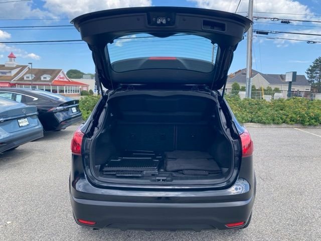 Used 2019 Magnetic Black Pearl Nissan S image 34