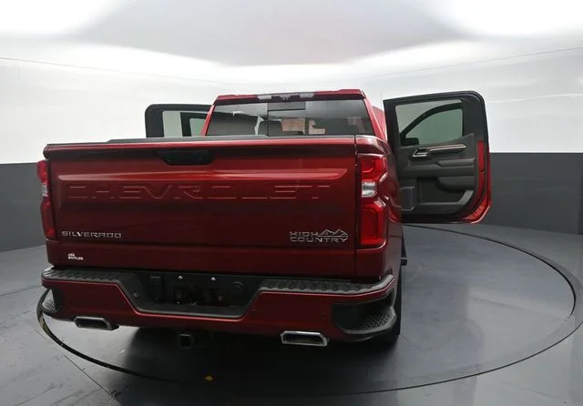 Used 2023 Red Chevrolet High Country image 34