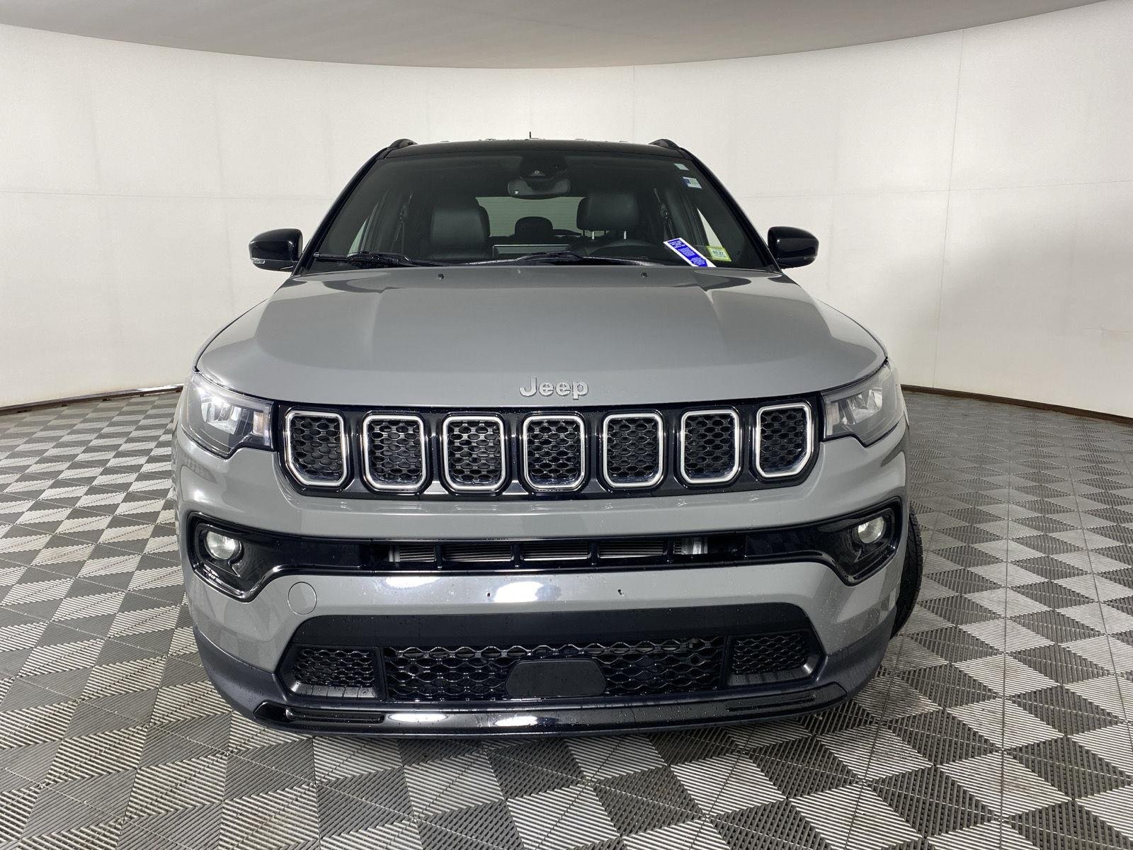 Used 2024 Sting-Gray Clearcoat Jeep Limited image 2