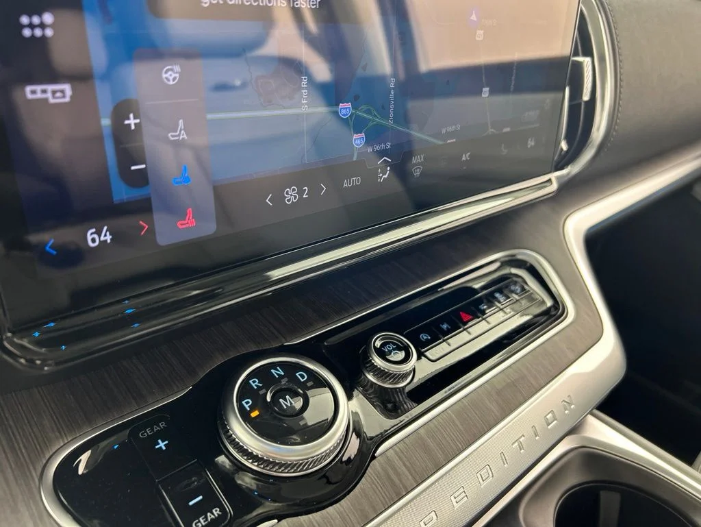 New 2026 Star White Metallic Tri-Coat Ford MAX Platinum® image 21