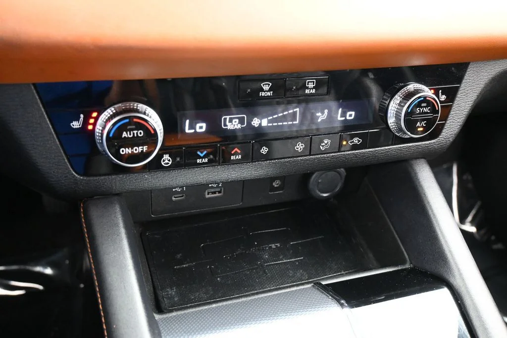 Used 2022 Black Mitsubishi SEL image 33