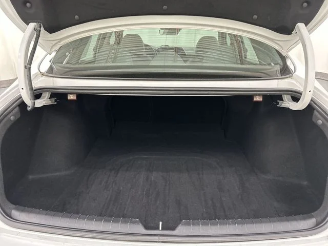 Used 2021 Gray Hyundai SE image 7