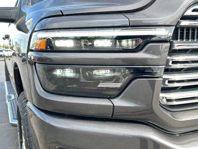 New 2026 Granite Crystal Metallic Clear-Coat Exterior Paint RAM Laramie image 16