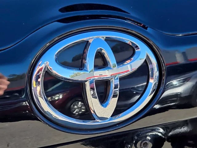 Used 2019 Black Toyota LE Plus image 19