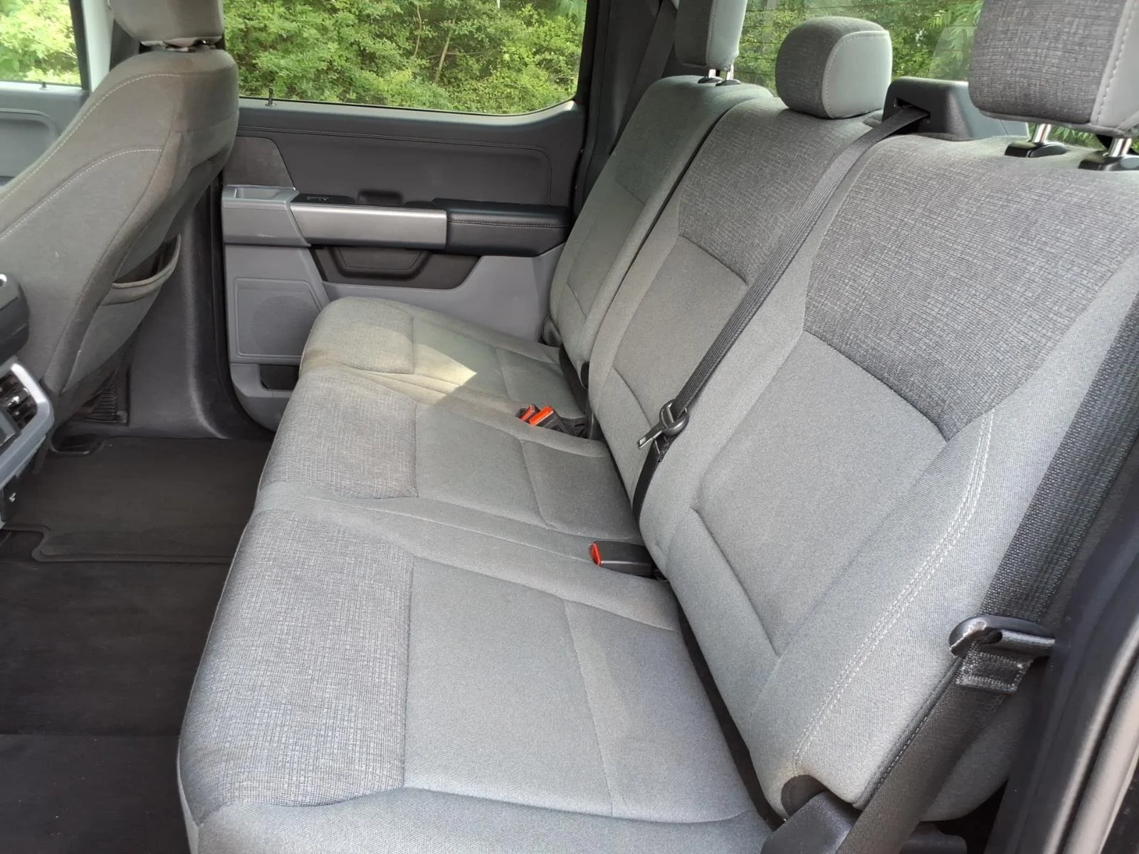 Used 2024 Agate Black Metallic Ford XLT image 23