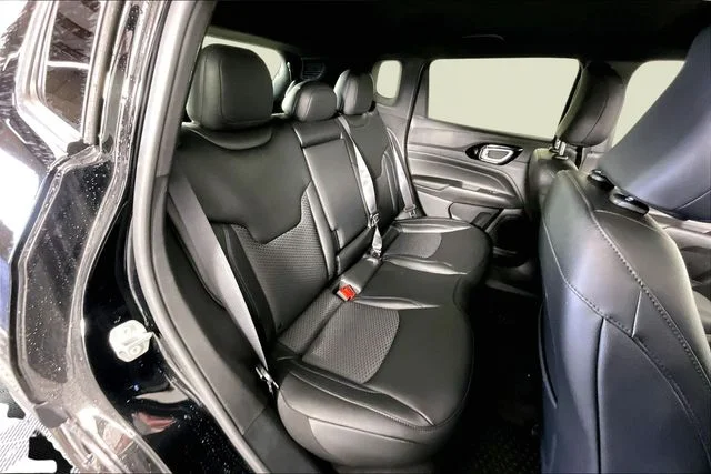 New 2026 Black Jeep Latitude image 10