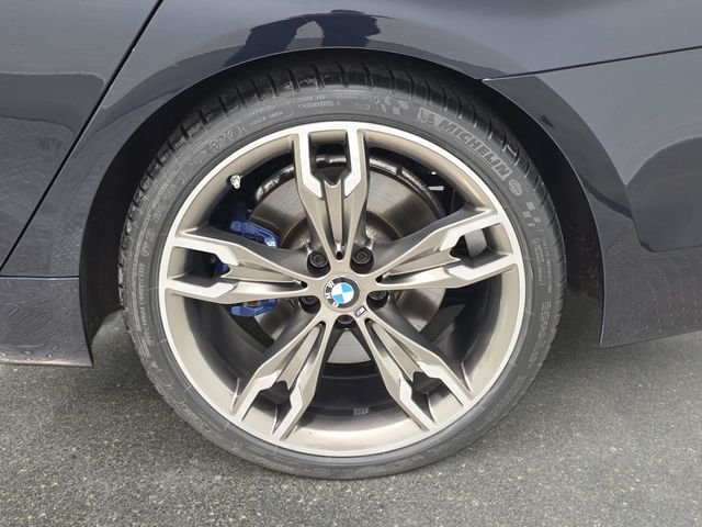 Used 2019 Carbon Black Metallic BMW M550i xDrive image 31