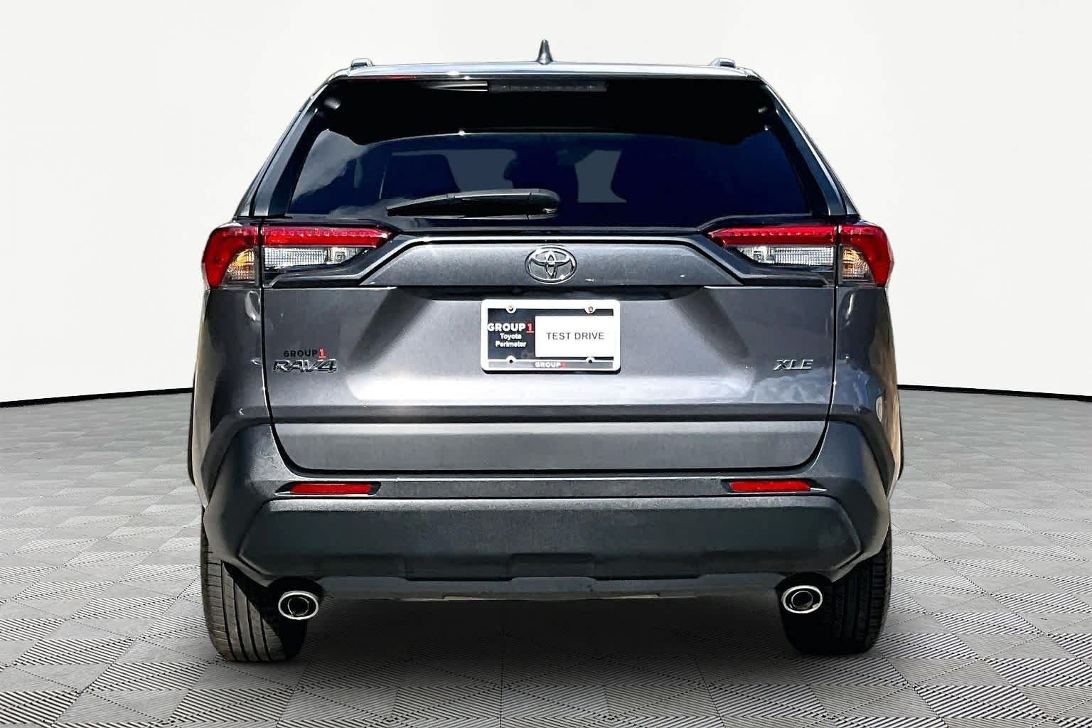 Used 2022 Magnetic Gray Metallic Toyota XLE image 5