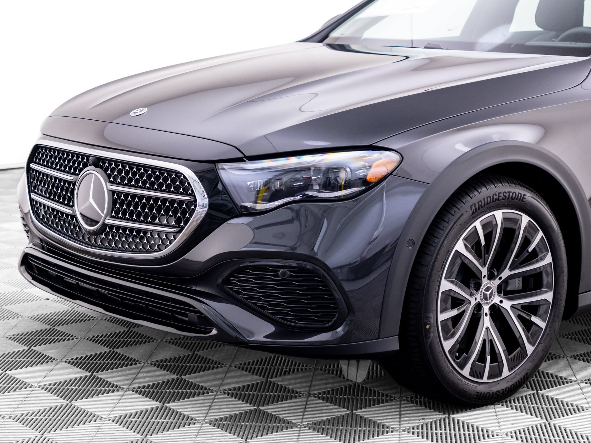 New 2027 Graphite Grey Metallic Mercedes-Benz E 450 image 81
