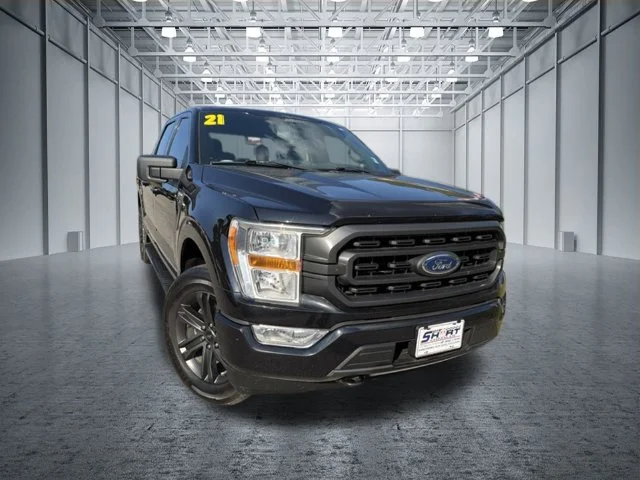 Used 2021 Black Ford XLT image 2