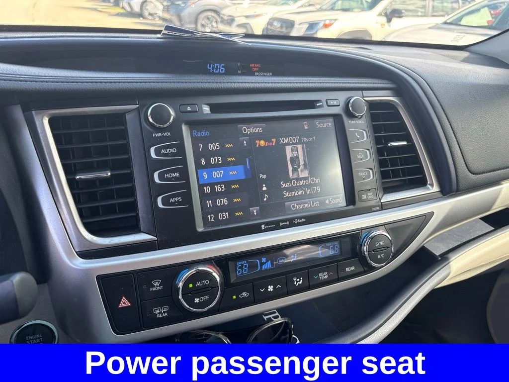 Used 2019 Green Toyota XLE image 21
