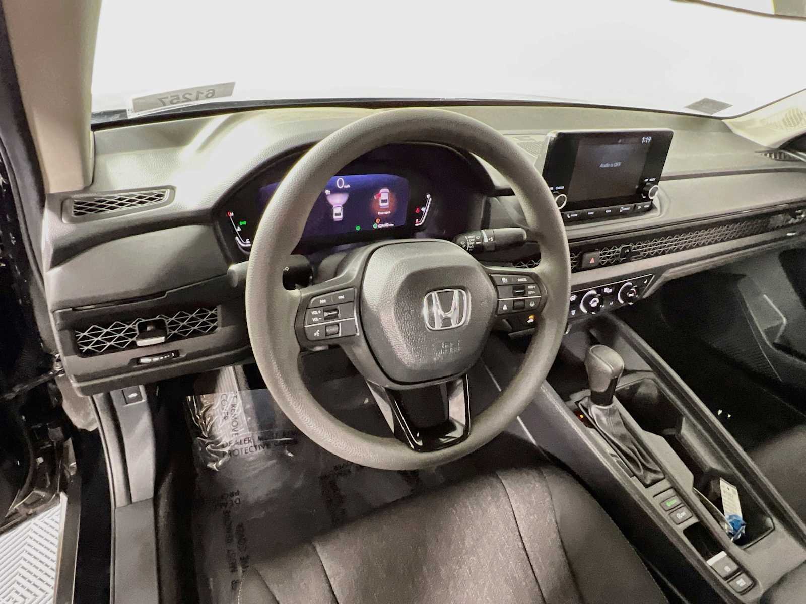 Used 2025 Crystal Black Pearl Honda SE image 11