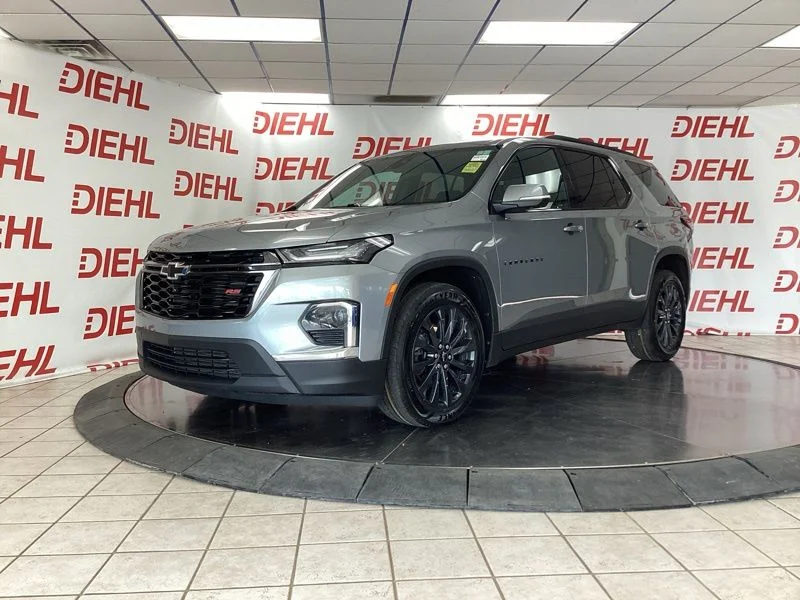 Used 2023 Gray Chevrolet RS image 3