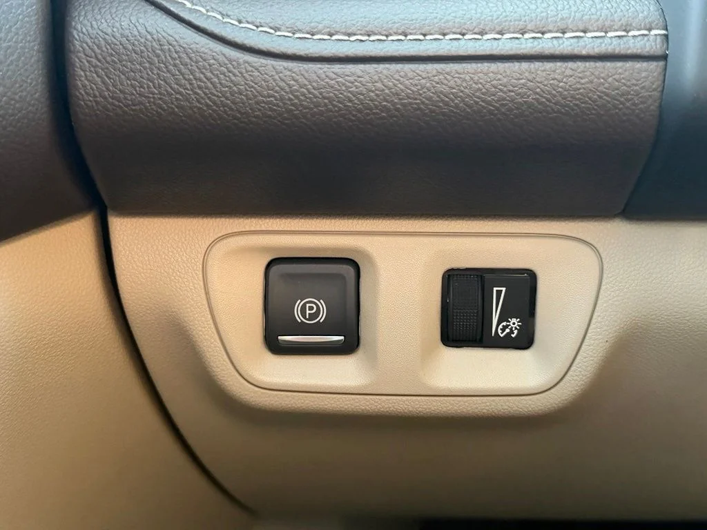 Used 2019 White GMC Denali image 31