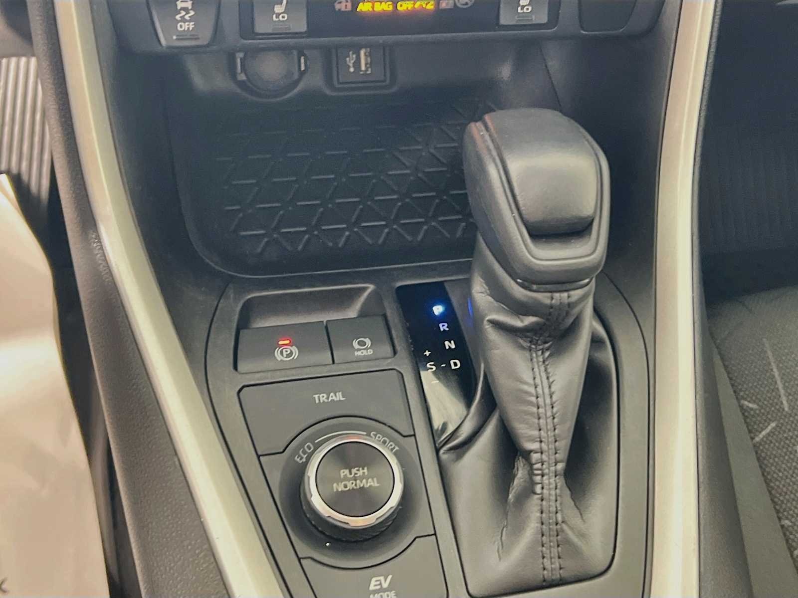 Used 2023 Lunar Rock Toyota Hybrid XLE image 17