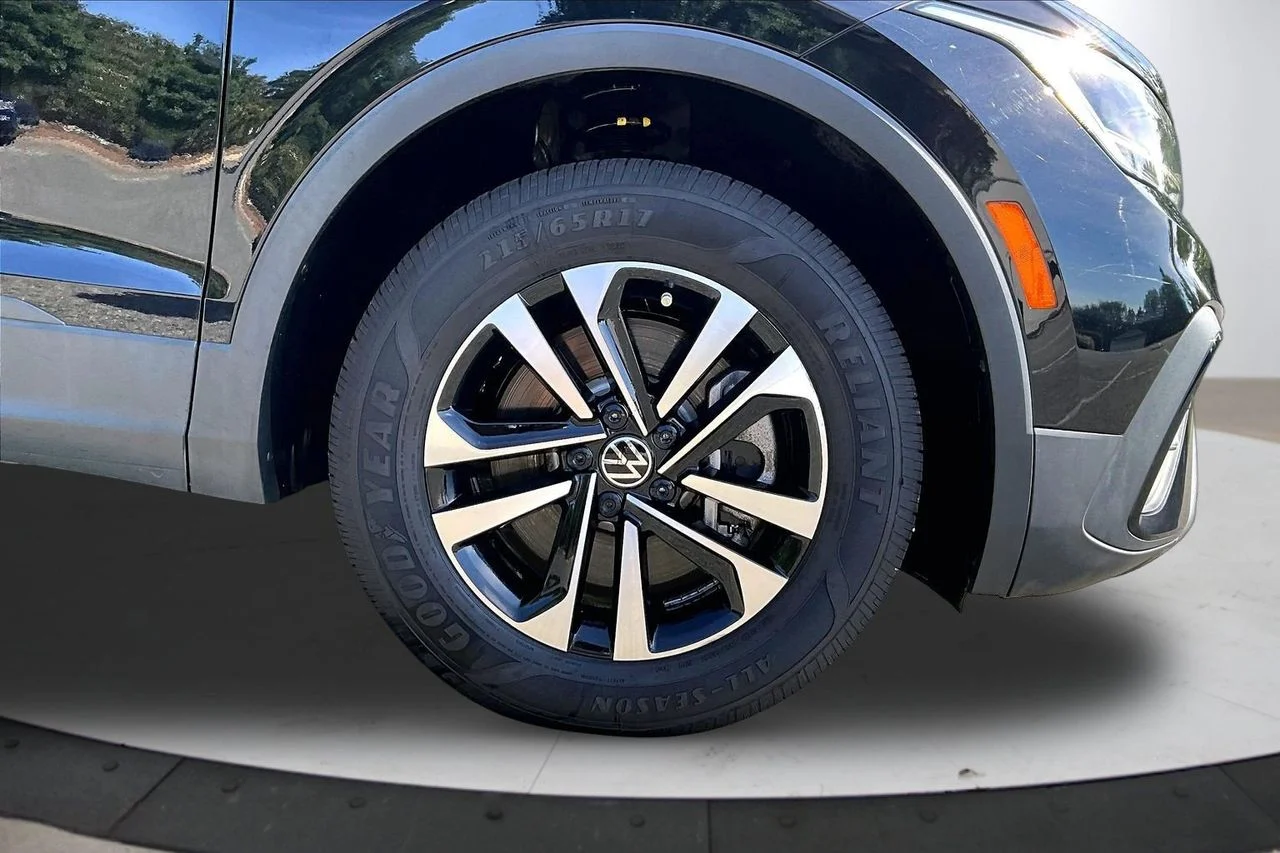 Certified Used 2023  Volkswagen 2.0T S image 32
