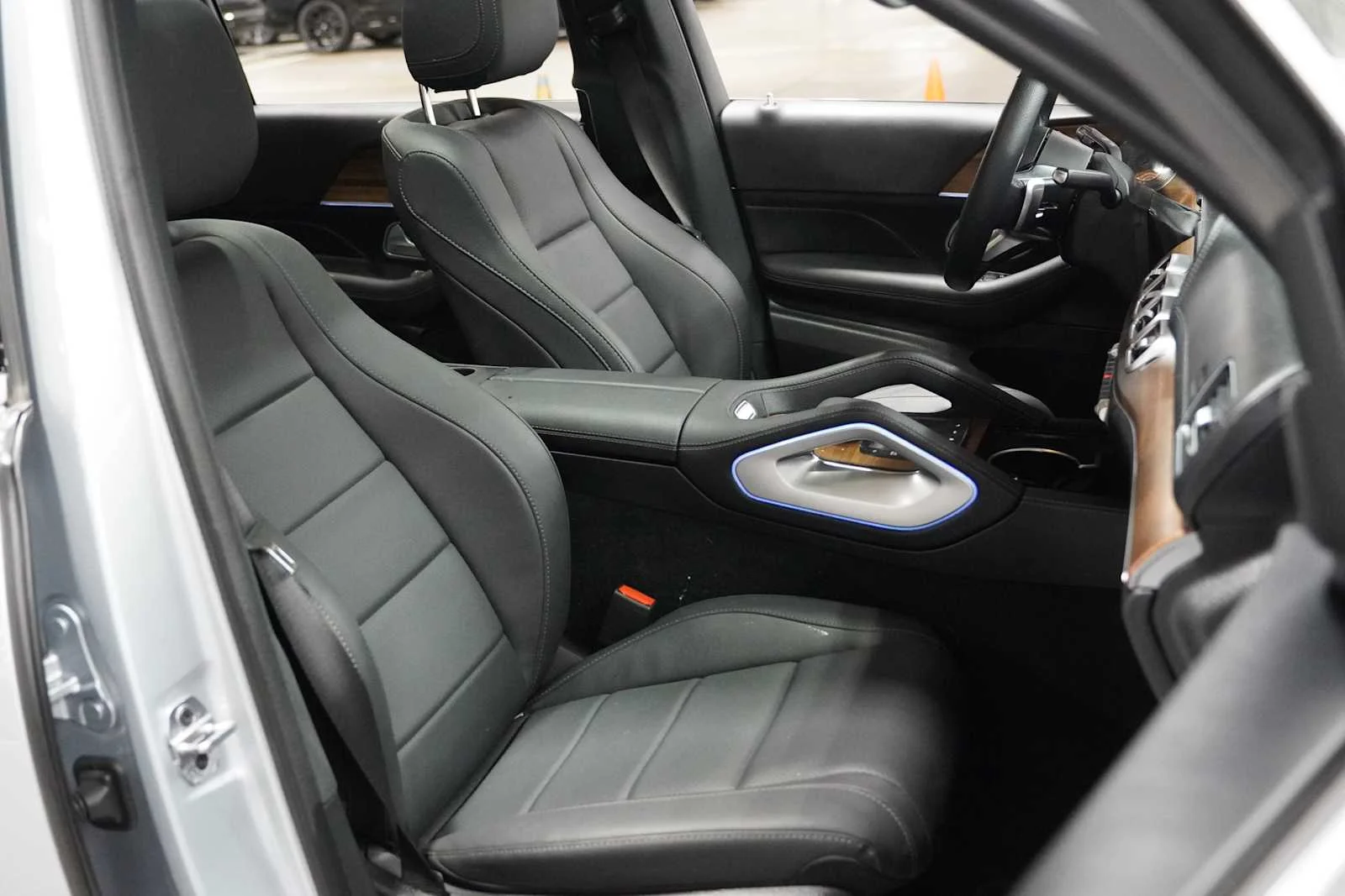 Used 2025 Cirrus Silver Metallic Mercedes-Benz GLS 450 image 11