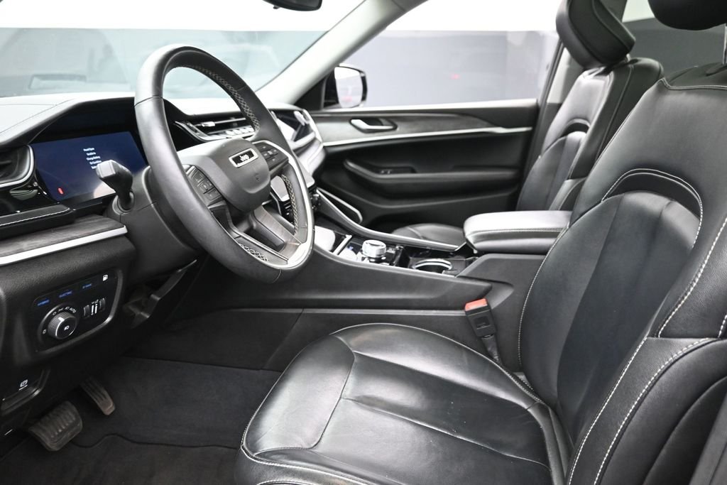 Used 2022 White Jeep 4xe image 16