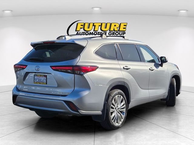 Used 2022 Silver Toyota Platinum image 4
