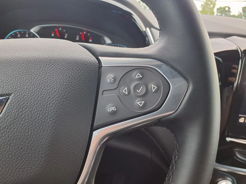 Used 2023 Gray Chevrolet LT image 27