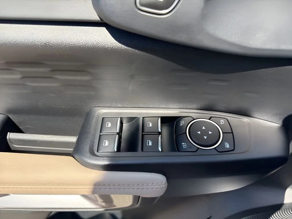 Used 2025 White Ford XLT image 23