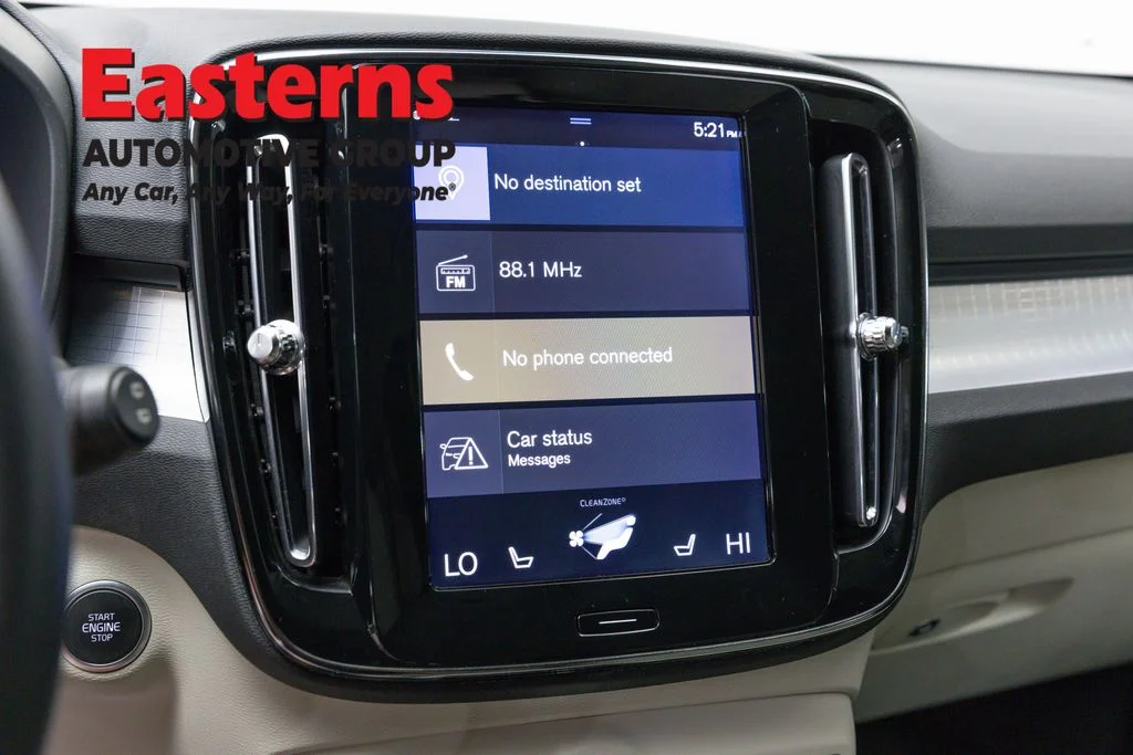Used 2019 Black Volvo Momentum image 17