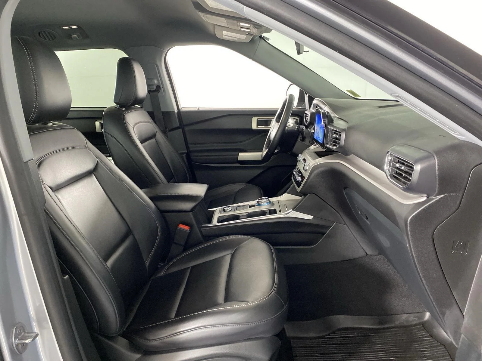 Used 2023 Iconic Silver Ford XLT image 28