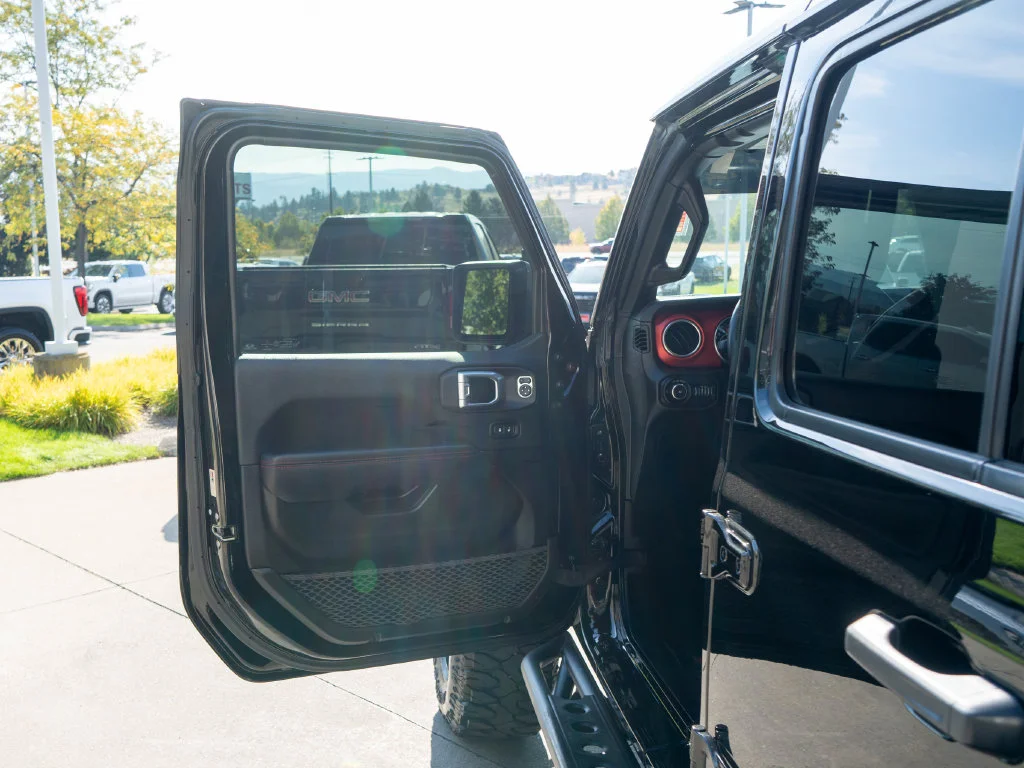 Used 2021 Black Jeep Unlimited Rubicon image 15