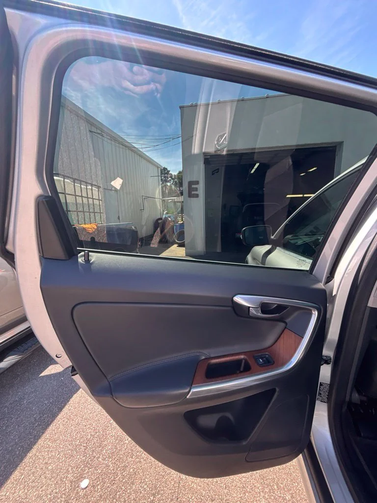 Used 2017 Silver Volvo T5 Inscription image 15