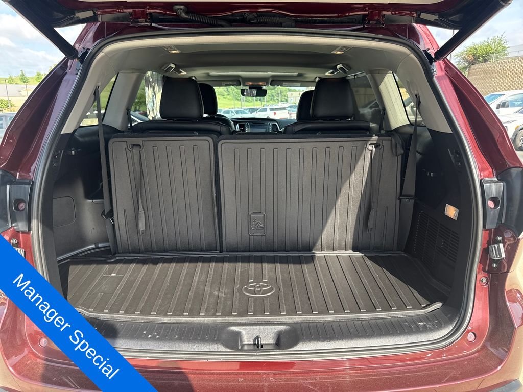 Used 2019 Red Toyota XLE image 24