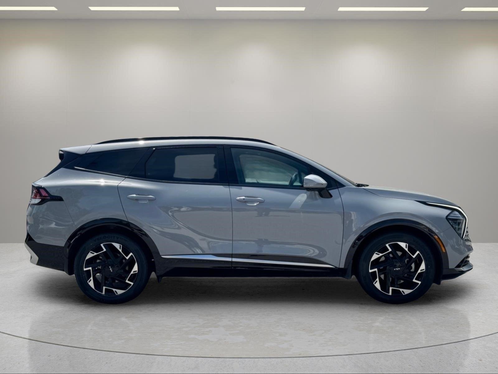 Used 2023 Wolf Gray Kia SX-Prestige image 6