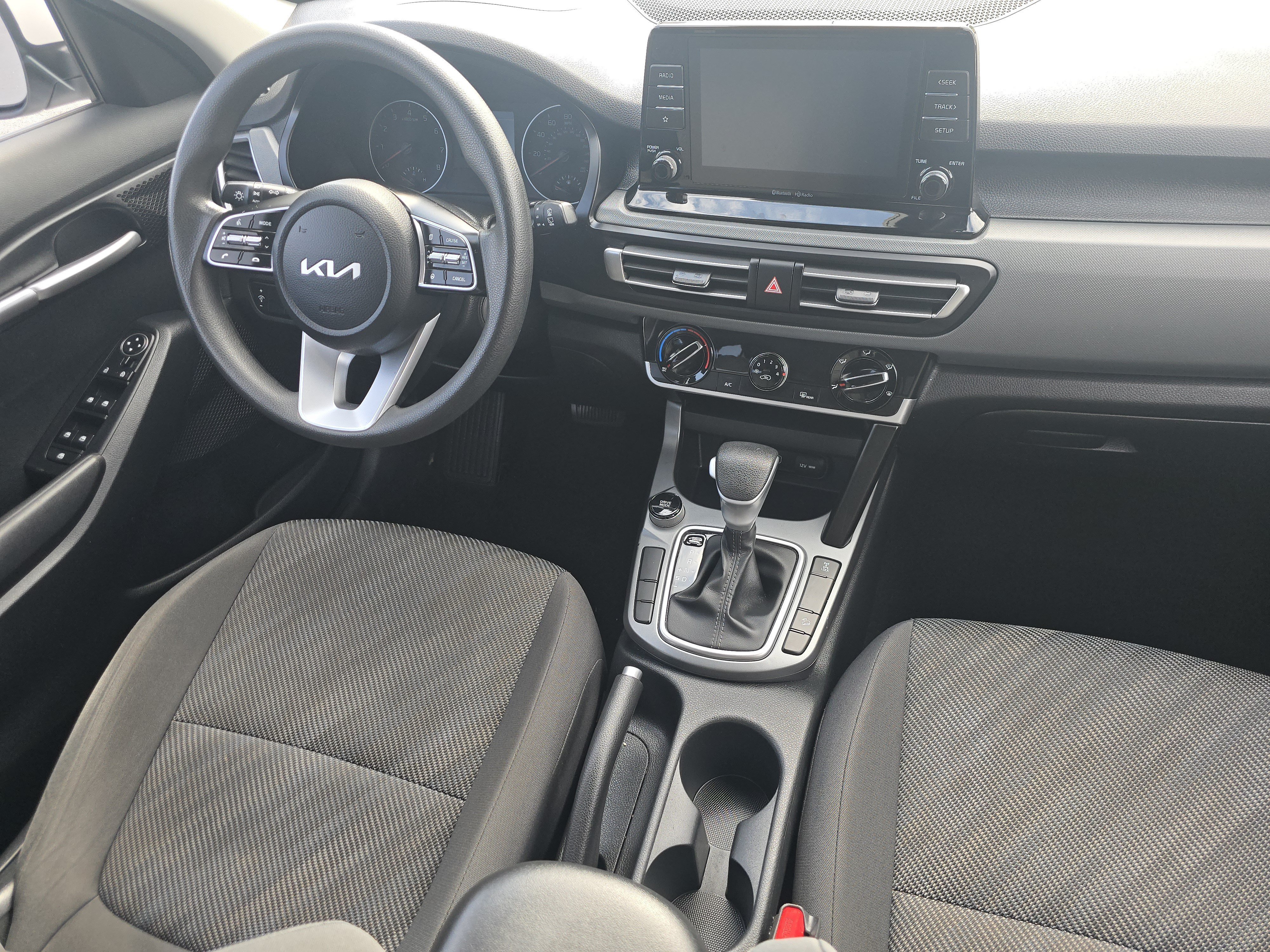 Used 2023 Snow White Pearl Kia LX image 20