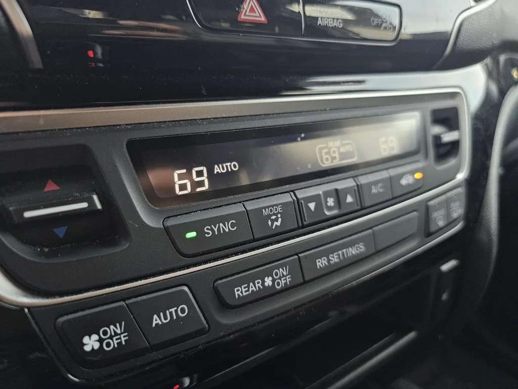 Used 2019 White Honda Touring image 14