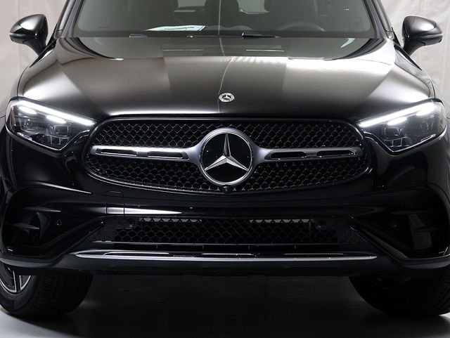 New 2026 Black Mercedes-Benz GLC 300 image 6