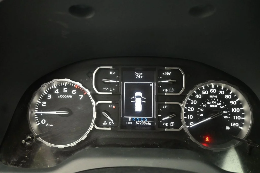 Used 2020 Blue Toyota SR5 image 18