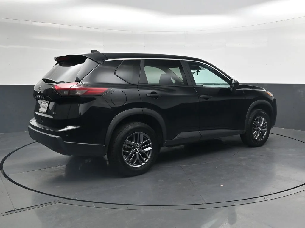 Used 2024 Black Nissan S image 5