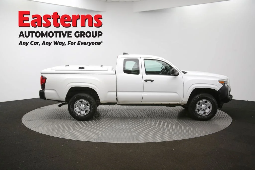 Used 2018 White Toyota SR image 42