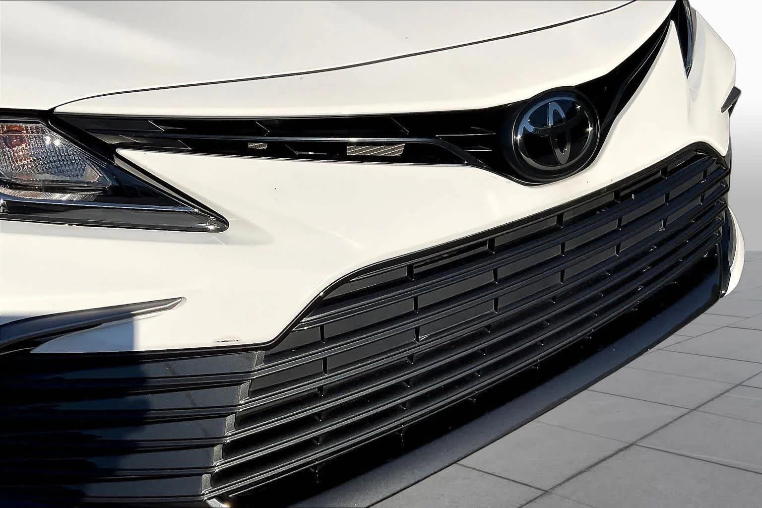 Used 2024 Ice Cap Toyota LE image 29