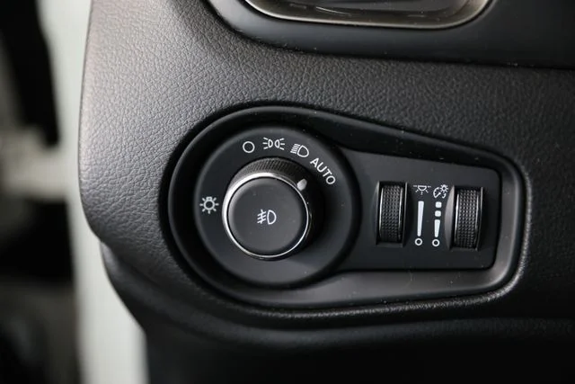 Used 2021 White Jeep Limited image 12