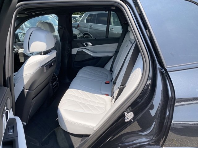 Certified Used 2026 Black Sapphire Metallic BMW xDrive40i image 7