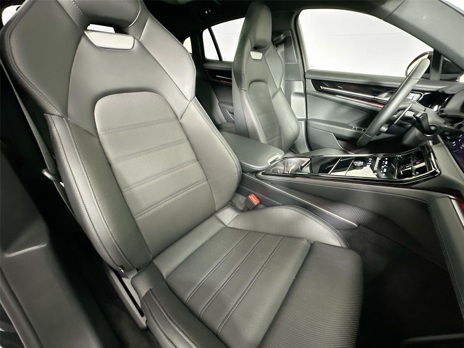 Used 2024 Volcano Grey Metallic Porsche  image 28