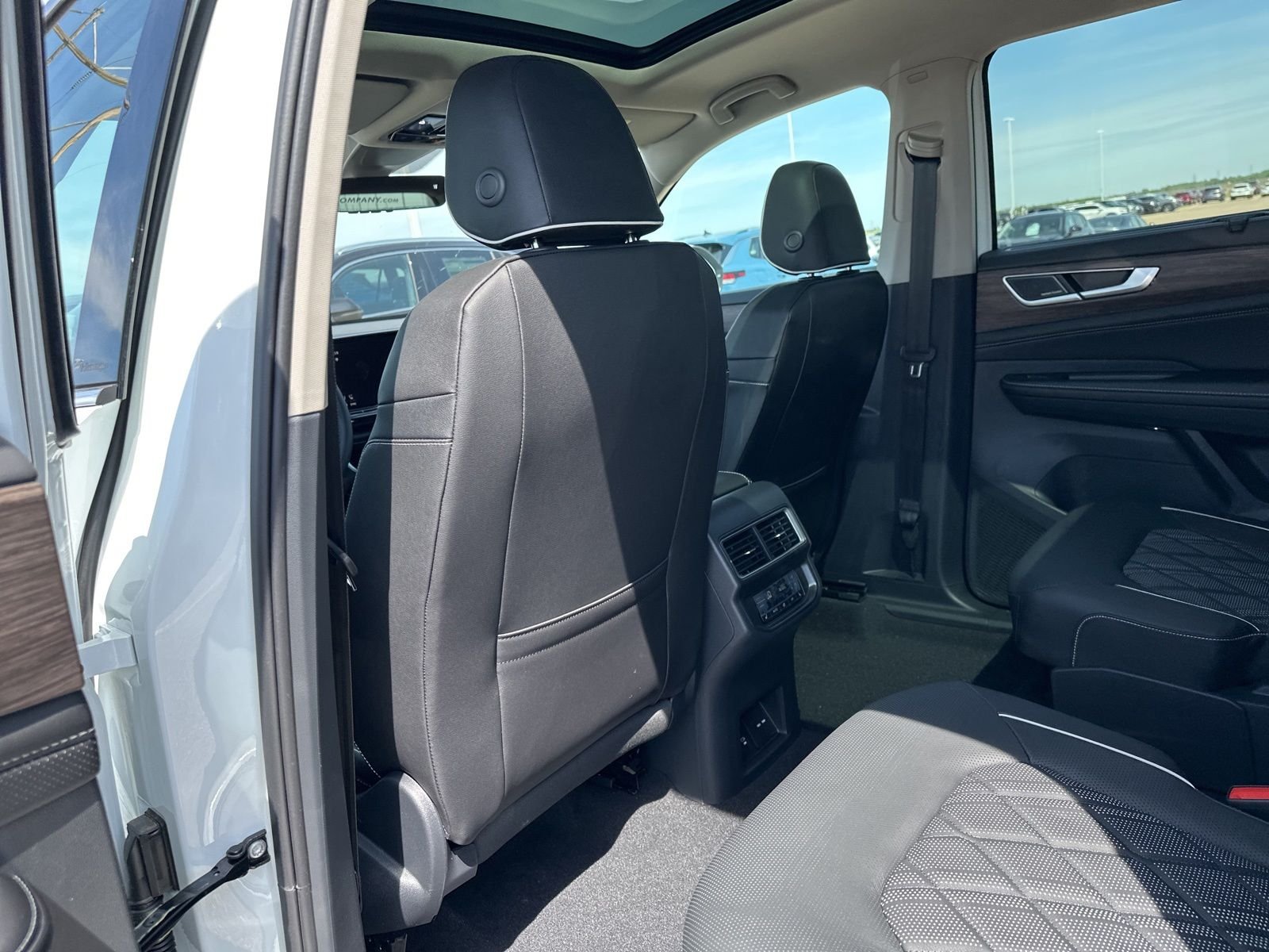 New 2026 White/off-white Volkswagen 2.0T SEL Premium R-Line image 20