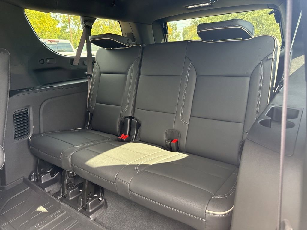 2026 Chevrolet Suburban Premier - Photo 16