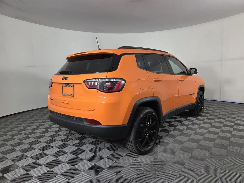 New 2026 Joose Exterior Paint Jeep Latitude Altitude image 4