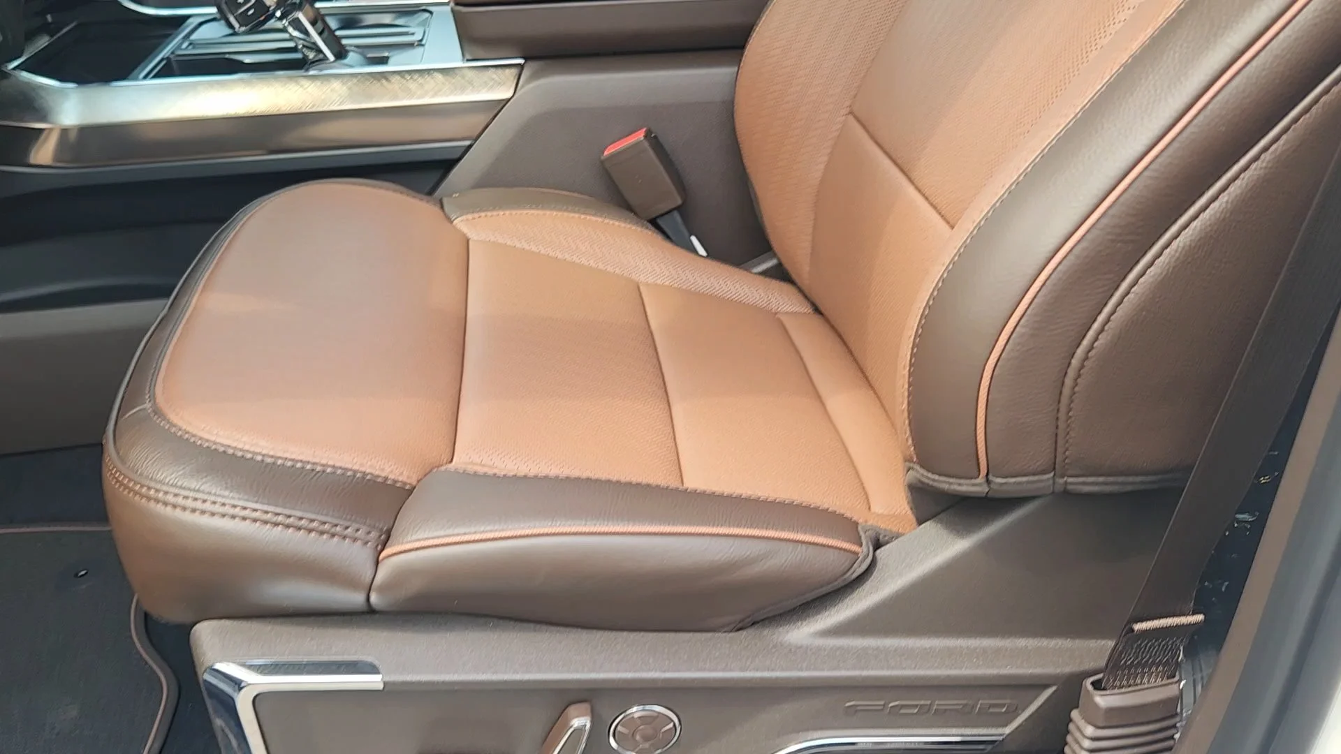 New 2026 Star White Metallic Tri-Coat Ford King Ranch image 29