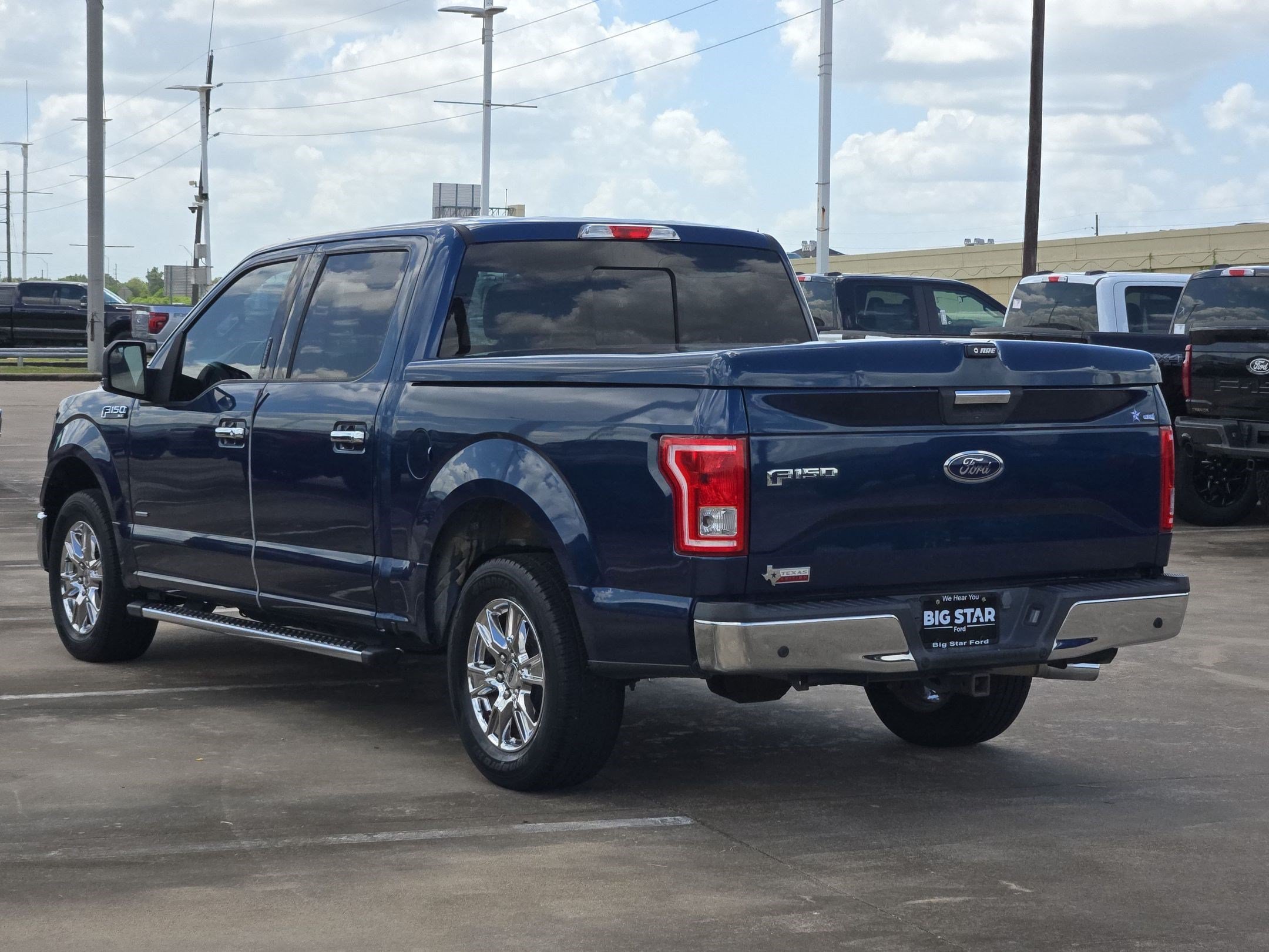 Used 2015 Blue Jeans Metallic Ford XLT image 5