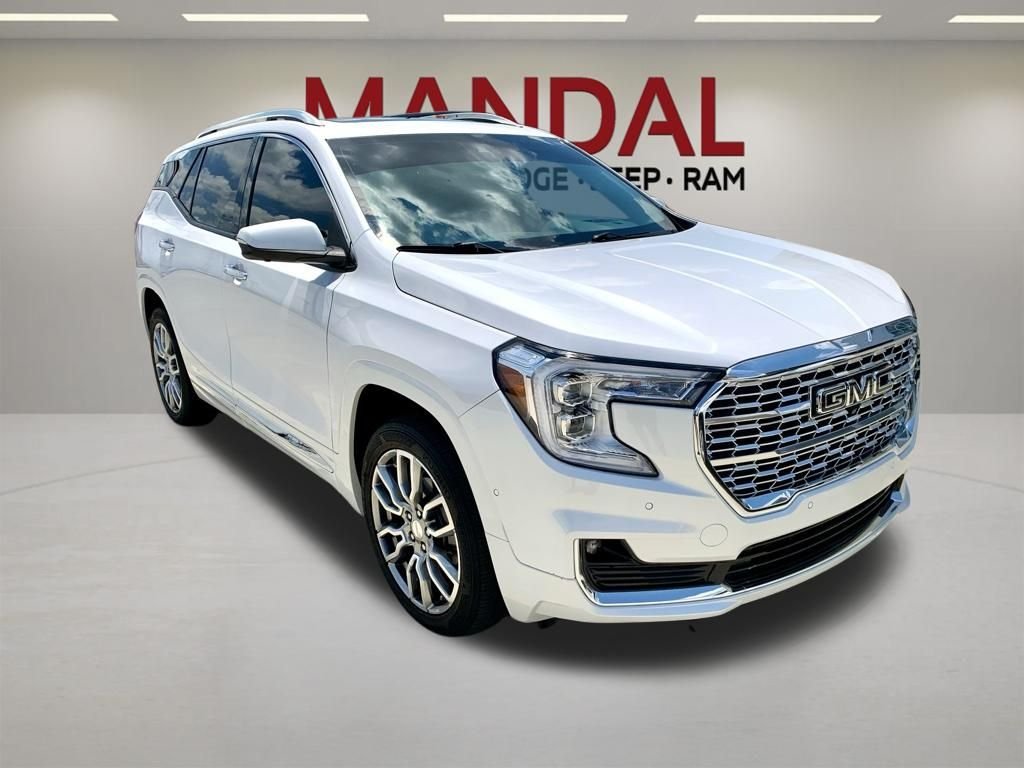 Used 2022 White GMC Denali image 3
