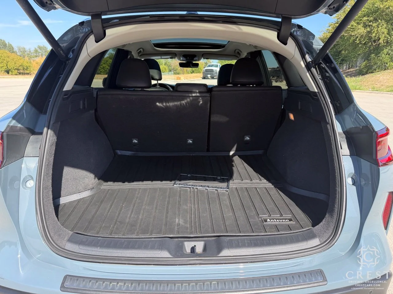 Used 2025 Slate Gray INFINITI LUXE image 27