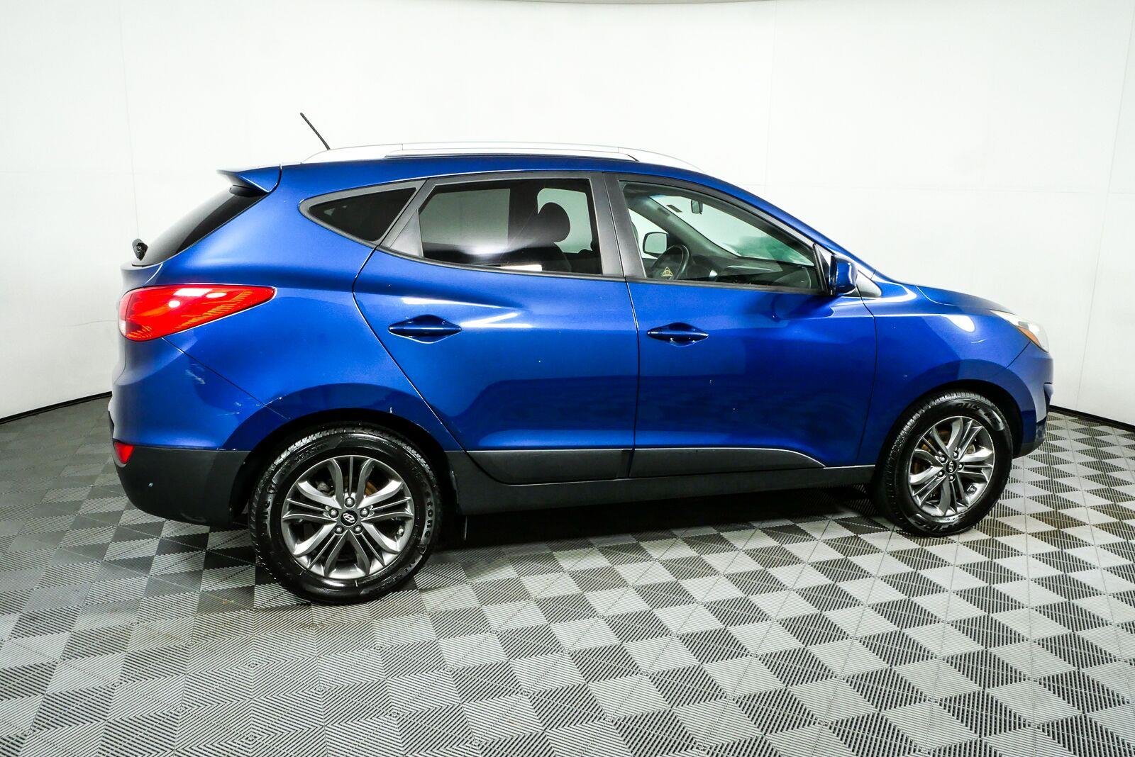 Used 2014 Laguna Blue Metallic Hyundai SE image 2