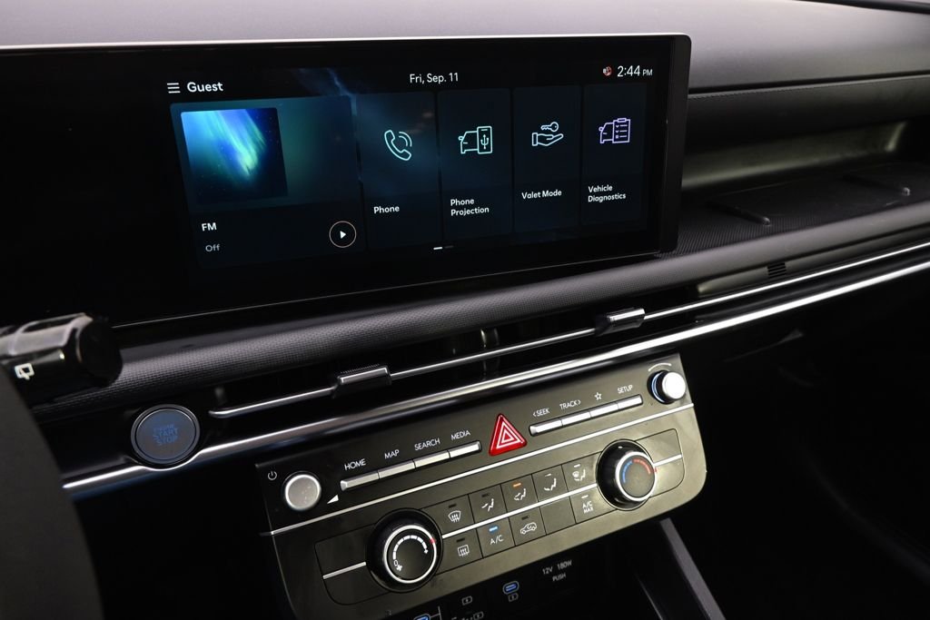 Certified Used 2025 Phantom Black Hyundai SE image 22